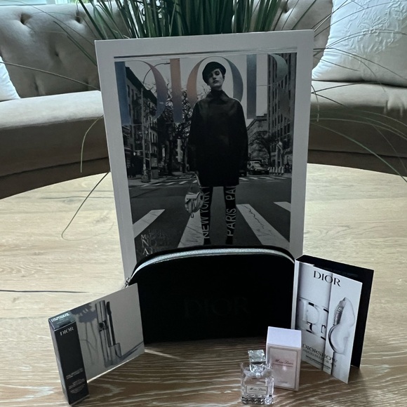 New! Authentic DIOR Beauty Black pouch & Diorshow 4 piece set - Picture 1 of 12